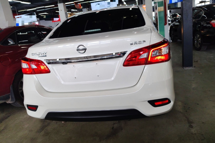 日产 轩逸 2022款 经典 1.6XL CVT豪华版车身外观6