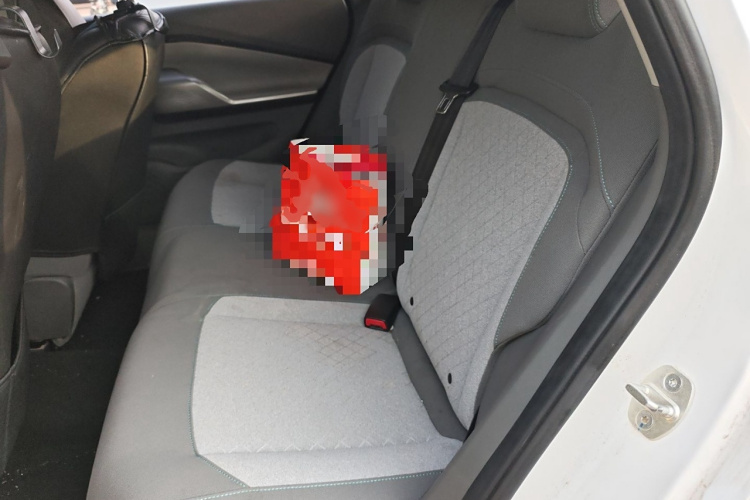 宝骏RC-5 2020款 1.5L 手动智耀精英型中控内饰7004