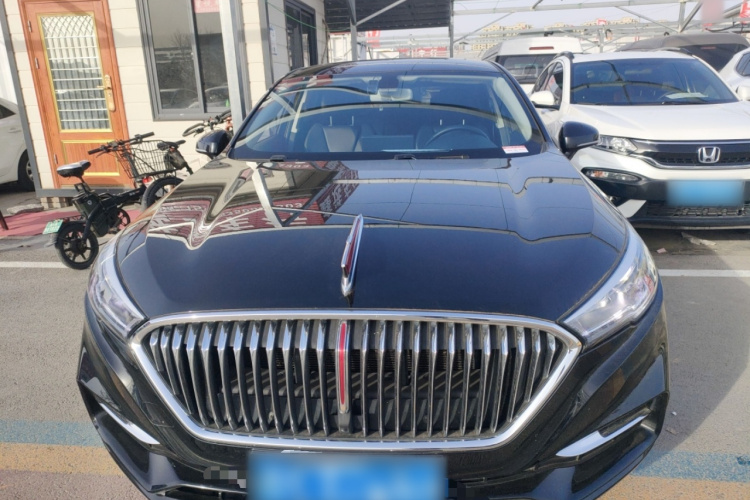 红旗H5 2022款 经典款 改款 1.5T DCT旗韵版车身外观2