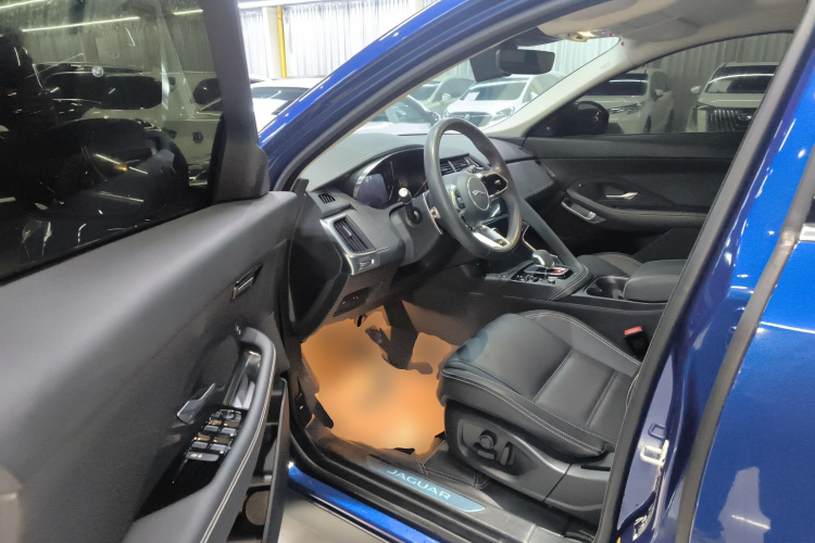 捷豹E-PACE 2024款 青春运动版 R-DYNAMIC中控内饰7003