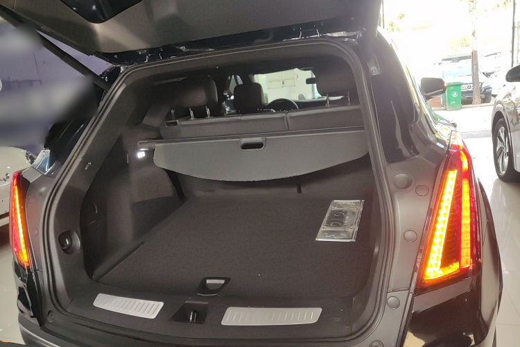 凯迪拉克XT5 2020款 28T 豪华型机舱底盘23