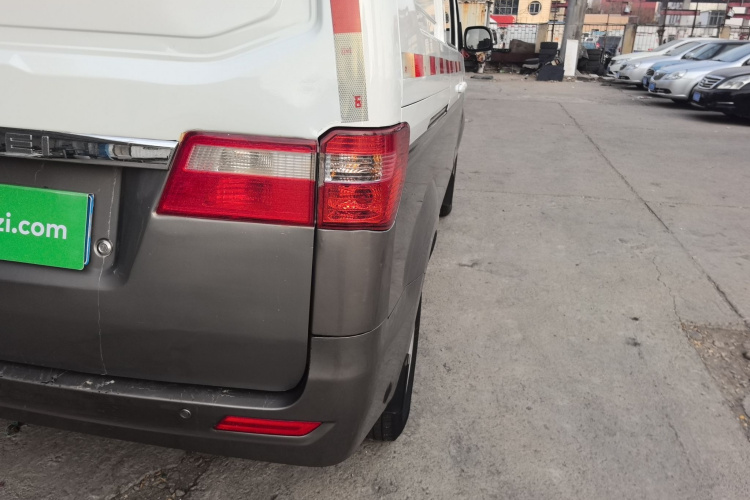 金杯 小海狮X30 2021款 1.5L 舒适型无空调版客车国VI SWC15M车身外观9