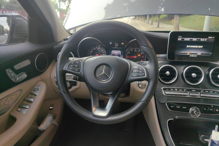 奔驰C级 2017款 改款 C 200 L 运动版局部细节13