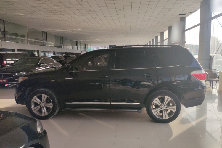 丰田 汉兰达 2012款 2.7L 两驱7座豪华版车身外观4