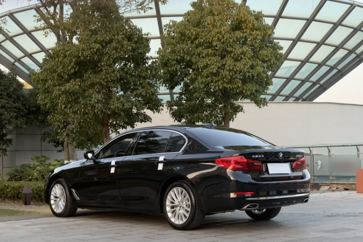 宝马5系 2019款 改款 530Li 尊享型 豪华套装车身外观6002