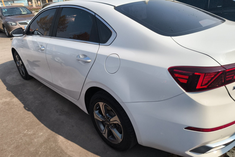 起亚K3 2019款 1.5L CVT智享互联版车身外观4