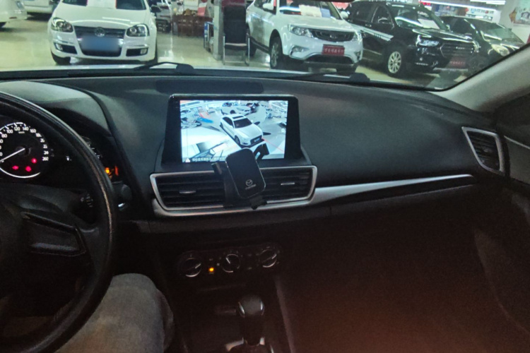 马自达3 昂克赛拉 2017款 三厢 1.5L 自动舒适型 国V中控内饰12