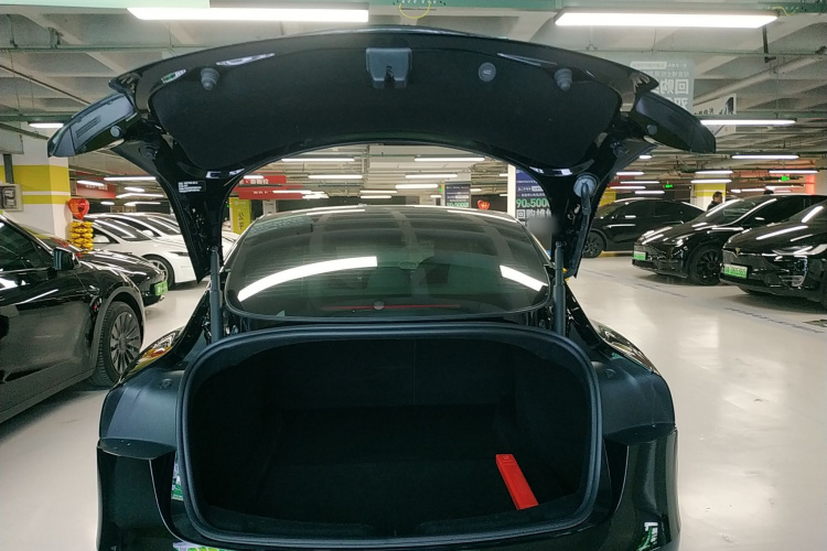 特斯拉 Model 3 2023款 后轮驱动版机舱底盘23