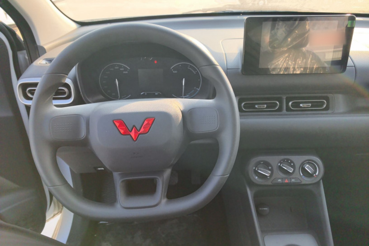 五菱汽车 五菱宏光新能源 2024款 纯电版 300KM 标准型局部细节13