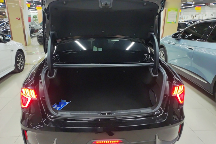 领克03 2022款 1.5TD DCT劲Pro机舱底盘23