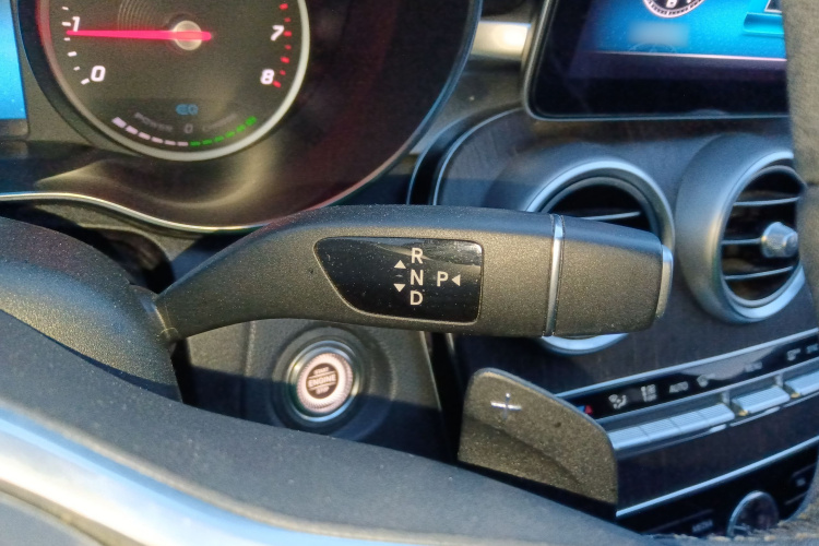 奔驰C级 2019款 C 260 L局部细节18