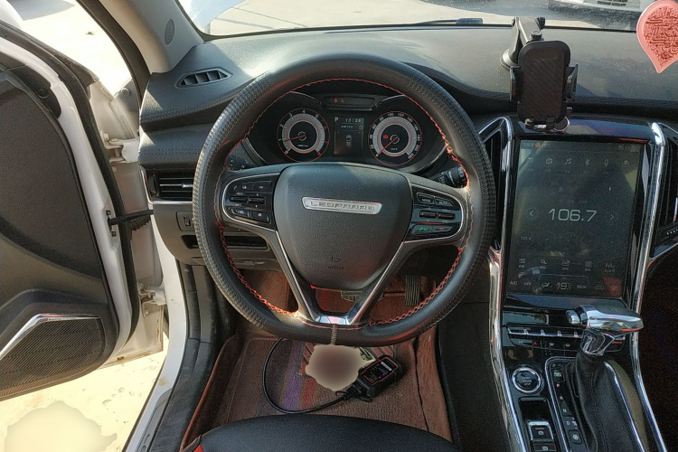 猎豹汽车 猎豹CS9 2017款 1.5L CVT舒适型中控内饰13