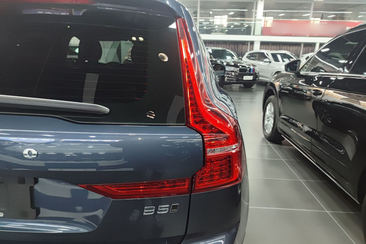 沃尔沃XC60 2023款 B5 四驱智远豪华版车身外观6006