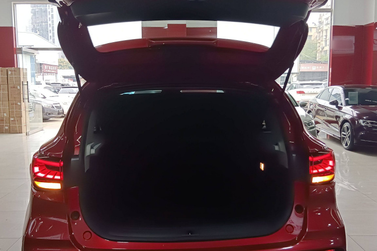 名爵ZS 2020款 180DVVT 自动Lite机舱底盘23