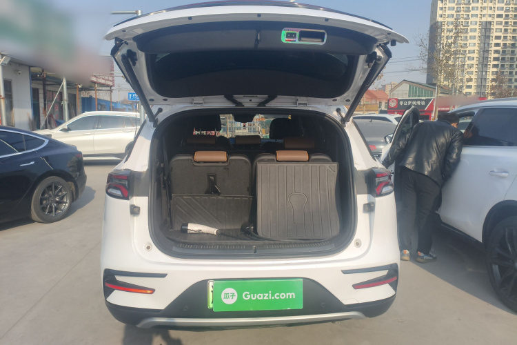 比亚迪 唐新能源 2021款 DM 2.0T 四驱高性能版创世旗舰型机舱底盘23