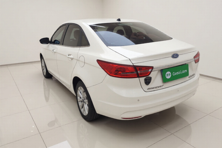 福特 福睿斯 2015款 1.5L 自动时尚型车身外观5