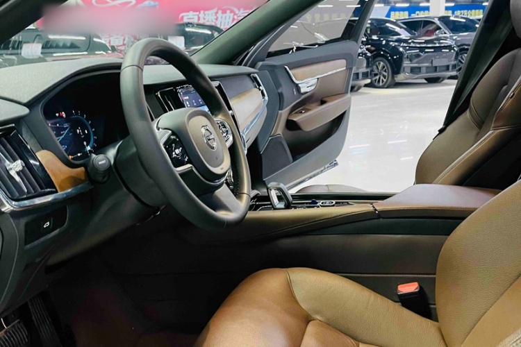 沃尔沃S90 2024款 B5 智逸豪华版中控内饰7005