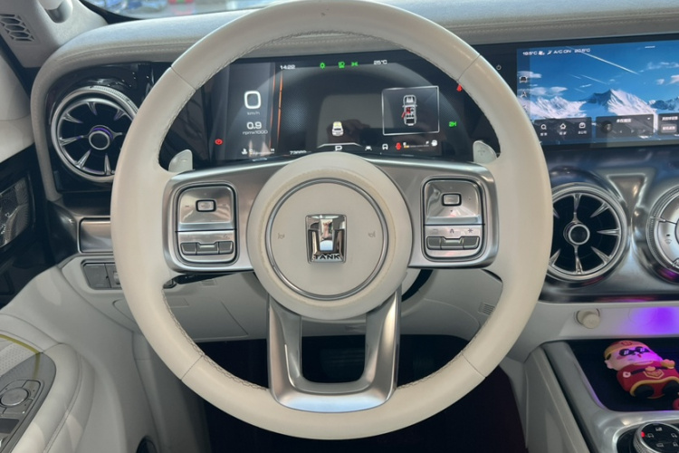 超境汽车 共创坦克300 2021款 2.0T 赛博坦克中控内饰7002