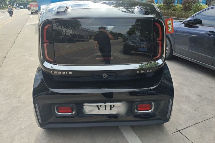 宝骏KiWi EV 2023款 大疆版 磷酸铁锂车身外观6