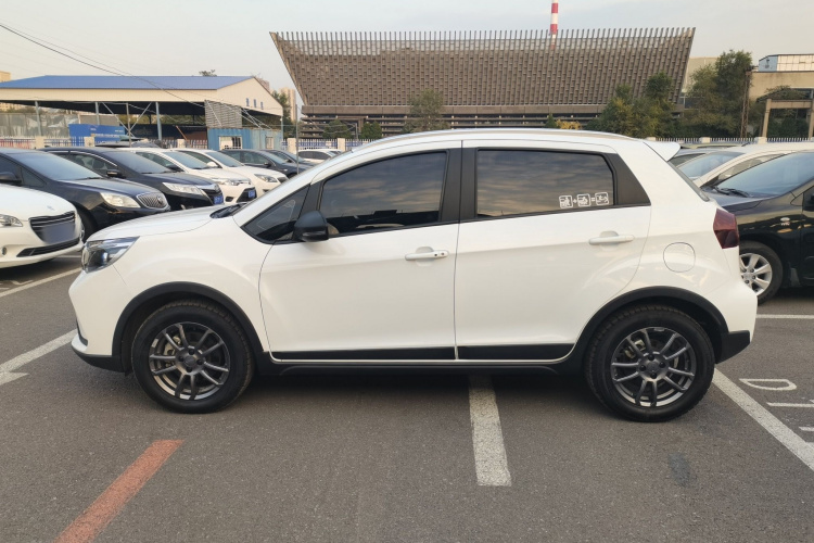 吉利汽车 远景X3 2021款 PRO 1.5L CVT尊贵型车身外观6003