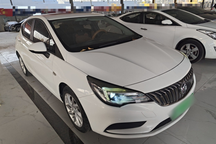 别克 威朗 2016款 两厢 15S 自动进取型车身外观3