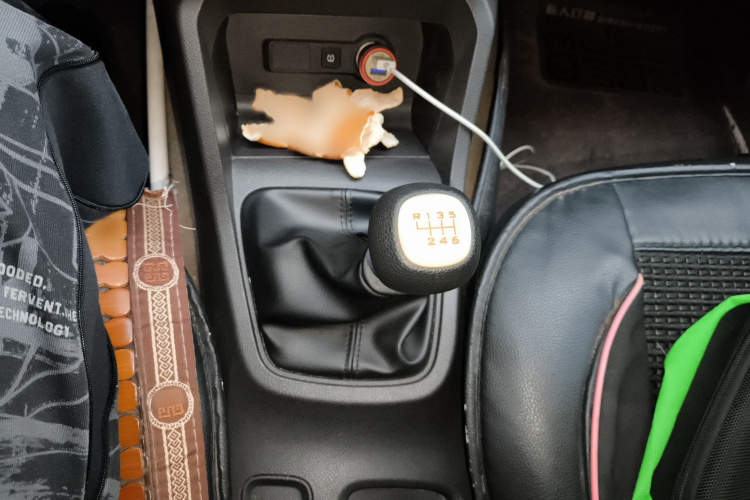 五菱汽车 五菱宏光 2021款 1.5L改款 S标准型 液压助力LAR局部细节18