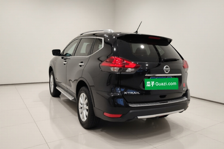 日产 奇骏 2019款 2.0L CVT舒适版 2WD车身外观5