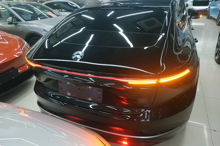 蔚来ET9 2025款 102kWh 签名版车身外观6004