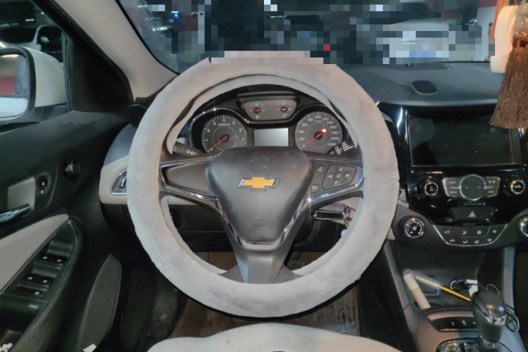 雪佛兰 科鲁兹 2015款 1.5L 自动豪华版中控内饰13