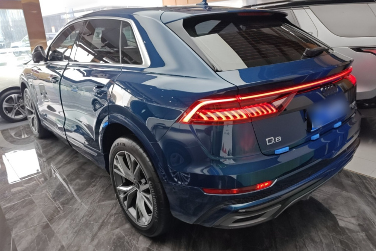 奥迪Q8 2021款 55 TFSI 豪华动感型车身外观6003