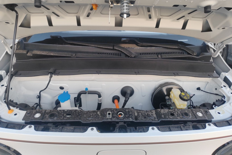 吉利银河 2024款 熊猫mini 200km 耐力熊机舱底盘24