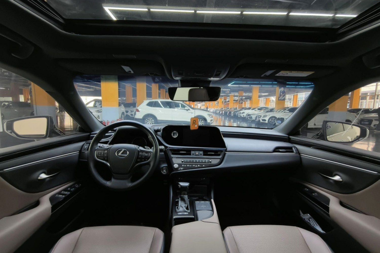 雷克萨斯ES 2021款 200 卓越版中控内饰7003