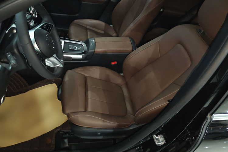 奔驰GLB 2024款 改款 GLB 220 动感型局部细节19