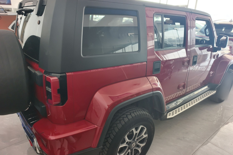 北京BJ40 2019款 2.0T 自动四驱城市猎人版旗舰型 国V车身外观7