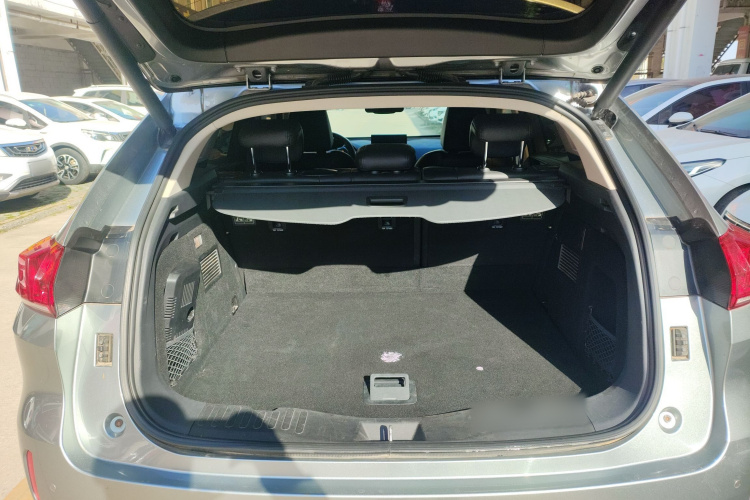 魏牌 VV5 2017款 2.0T 旗舰型机舱底盘23