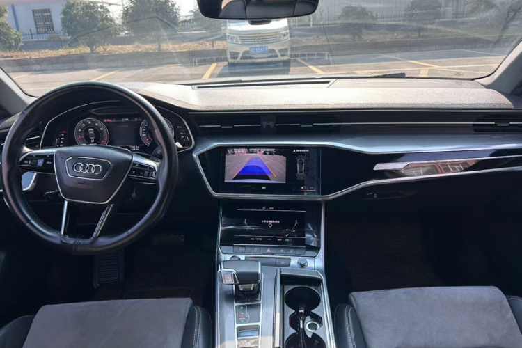 奥迪A6L 2021款 45 TFSI 臻选动感型中控内饰7003