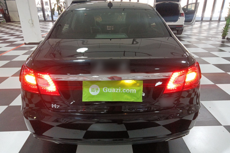 红旗H7 2015款 2.0T 豪华型车身外观6