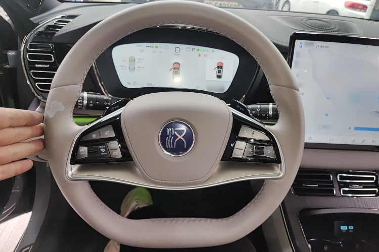 比亚迪 汉 2025款 EV 701KM激光雷达智驾型中控内饰13
