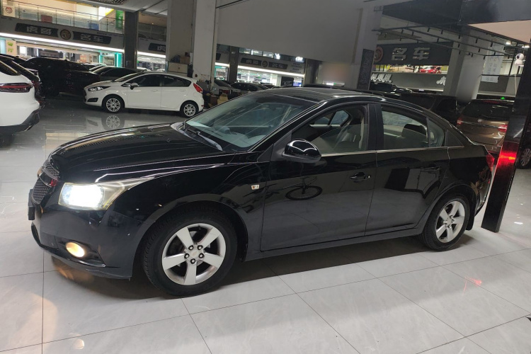 雪佛兰 科鲁兹 2014款 1.6L SL百万纪念版 MT车身外观6003