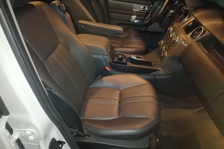 路虎 发现 2016款 3.0 SC 曜黑典藏版 HSE局部细节41