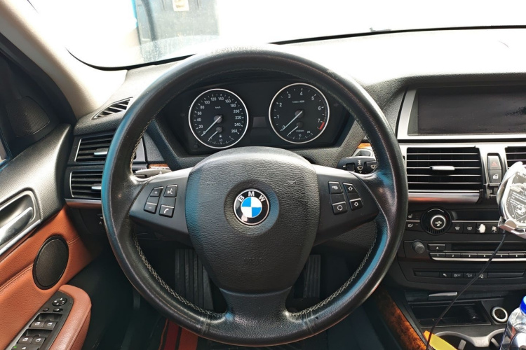 宝马X5(进口) 2013款 xDrive35i 领先型局部细节13