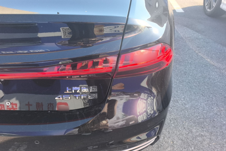 奥迪A7L 2024款 45 TFSI 豪华型车身外观9