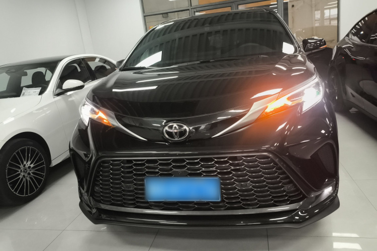 丰田 格瑞维亚 2024款 2.5L混动 豪华版车身外观2