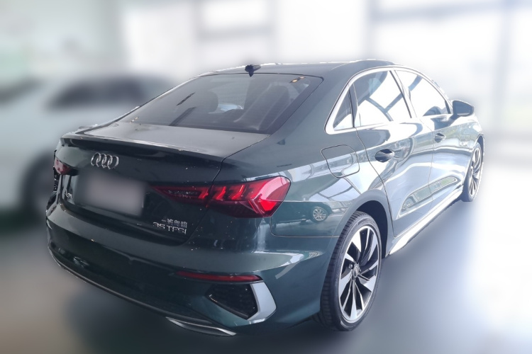 奥迪A3 2024款 A3L Limousine 35 TFSI 时尚运动型车身外观7