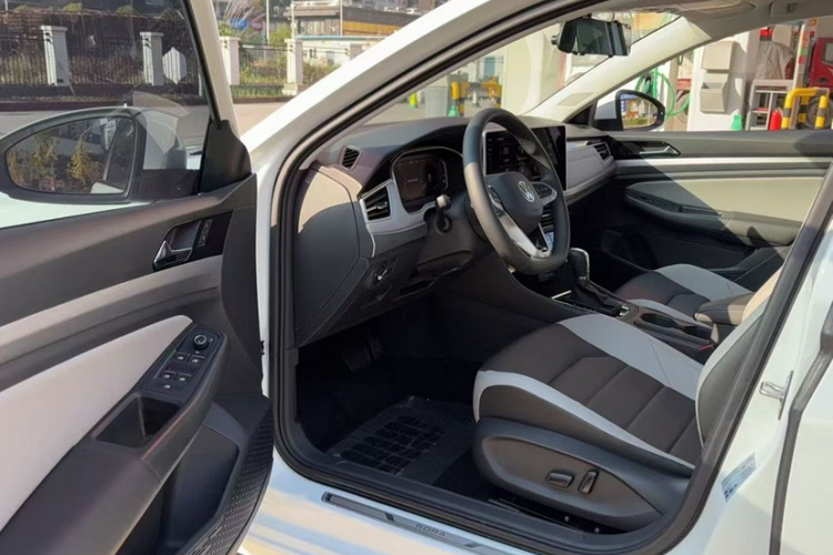 大众 宝来 2024款 300TSI DSG尊行版中控内饰7002