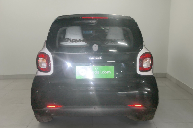 smart fortwo 2015款 1.0L 52千瓦硬顶激情版车身外观6