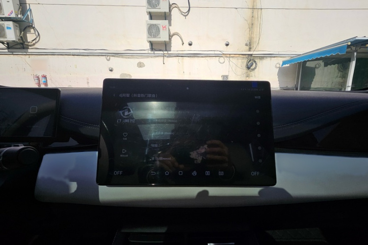 比亚迪 海豹06新能源 2024款 DM-i 120KM尊荣型中控内饰7004