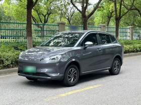 哪吒汽车 哪吒V 2022款 潮 300 Lite 磷酸铁锂