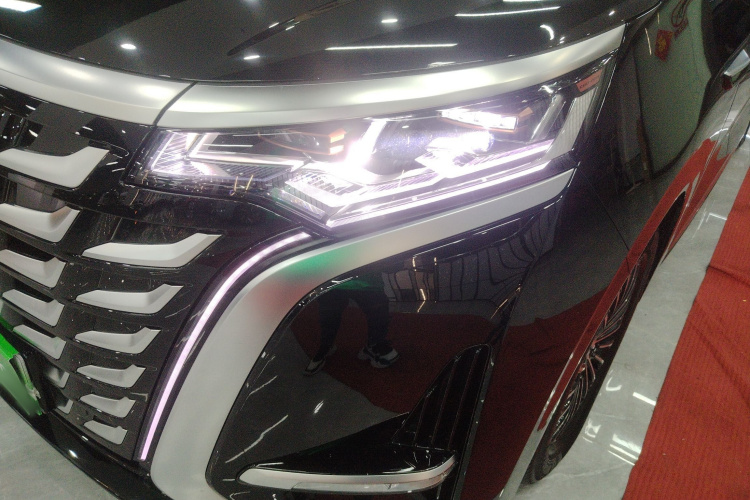 腾势D9 2025款 DM-i 智驾版 1020 四驱旗舰型局部细节36