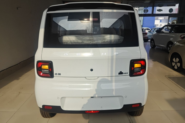 吉利银河 熊猫 2025款 210km 元气熊车身外观6